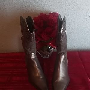 Lady's boots